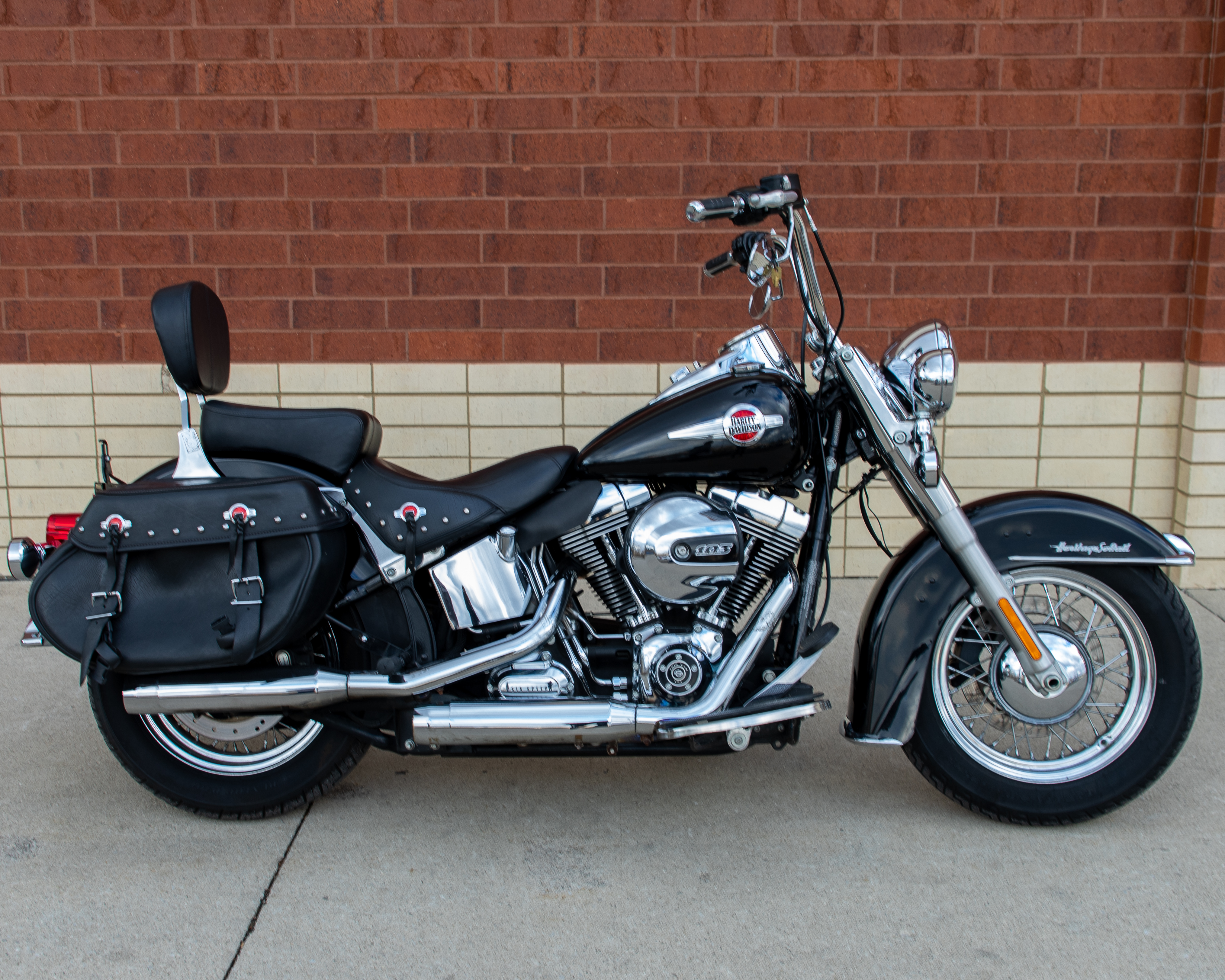 Pre-Owned 2016 Harley-Davidson Heritage Softail Classic in Louisville